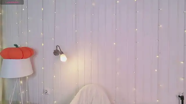 Beatrica Klein online show from June 1, 2:30 pm