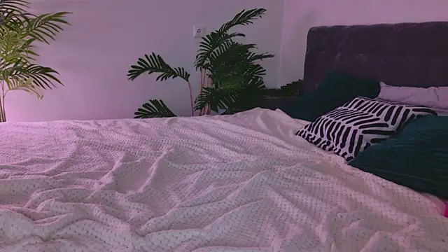 Beatrica Klein online show from June 3, 2:33 pm
