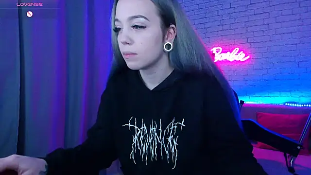 Snapshot of -Stacyy- chatting on December 8, 8:09 am -Stacyy- online show from December 8, 8:09 am