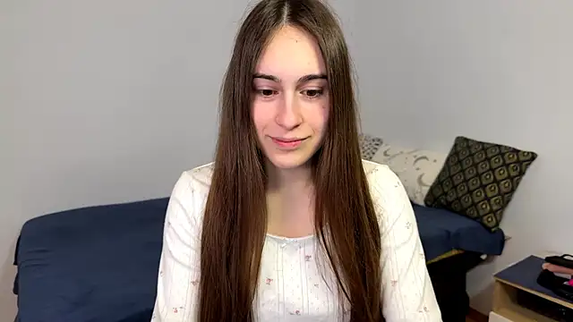 AliceKolltt online show from April 6, 12:30 am