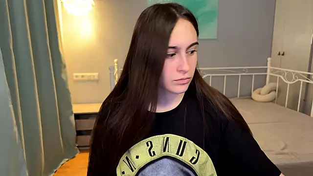 Snapshot of AliceKolltt chatting on June 19, 8:45 pm AliceKolltt online show from June 19, 8:45 pm