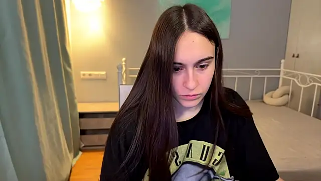 Snapshot of AliceKolltt chatting on June 21, 8:55 pm AliceKolltt online show from June 21, 8:55 pm