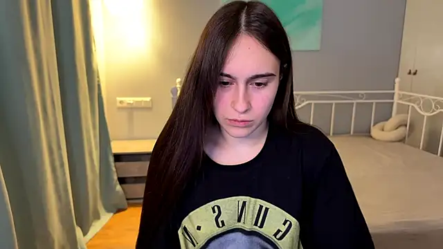 Snapshot of AliceKolltt chatting on June 27, 8:25 pm AliceKolltt online show from June 27, 8:25 pm
