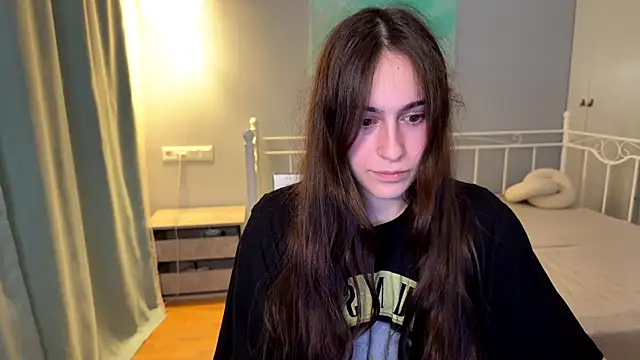 Snapshot of AliceKolltt chatting on June 29, 8:31 pm AliceKolltt online show from June 29, 8:31 pm