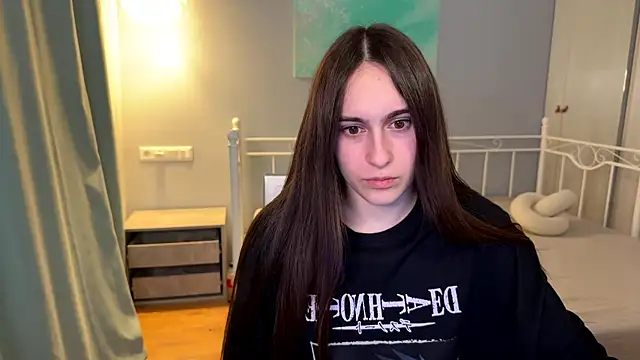 Snapshot of AliceKolltt chatting on July 6, 9:06 pm AliceKolltt online show from July 6, 9:06 pm