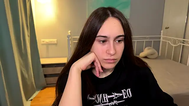 Snapshot of AliceKolltt chatting on July 7, 2:32 pm AliceKolltt online show from July 7, 2:32 pm