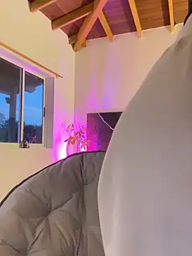 EmaSaenz online show from January 30, 11:24 pm