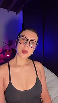 EmaSaenz online show from January 6, 9:18 pm