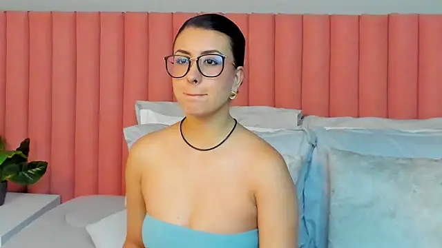 EmaSaenz online show from April 7, 8:53 pm