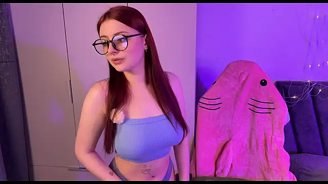 RozieRose online show from October 1, 4:51 am