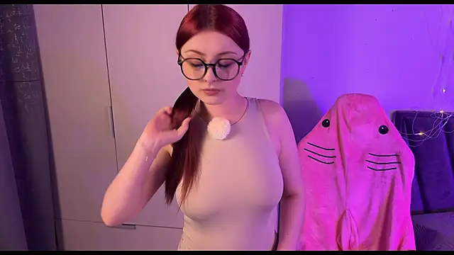 RozieRose online show from October 2, 4:19 am