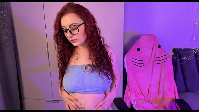 RozieRose online show from October 17, 4:26 am