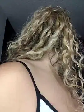 Sara smiiith211 online show from December 21, 10:00 am