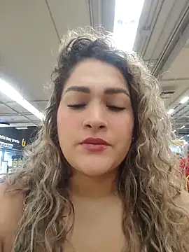 Sara smiiith211 online show from April 13, 5:40 pm