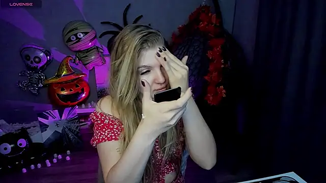 lily williamss online show from October 18, 12:24 am