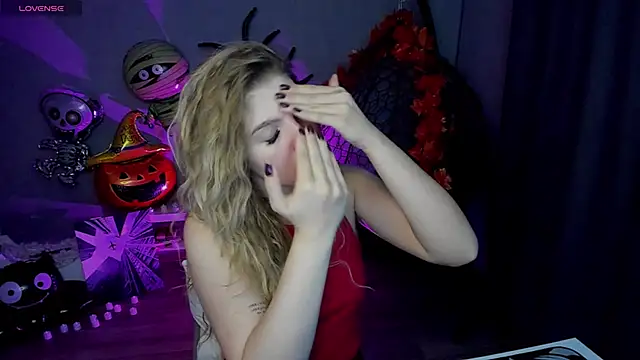 lily williamss online show from October 19, 12:00 am