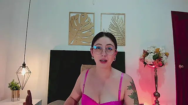 Emilywatsonn online show from December 22, 2:16 pm
