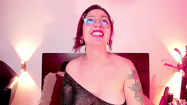 Emilywatsonn online show from December 24, 2:54 pm