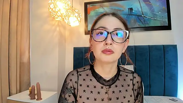 Snapshot of Emilywatsonn chatting on January 17, 6:00 pm Emilywatsonn online show from January 17, 6:00 pm