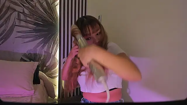 Samaantha-White online show from February 13, 11:28 am