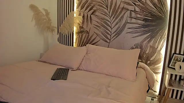 Samaantha-White online show from March 14, 11:48 am