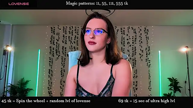 Snapshot of Alicia_x_art chatting on May 31, 4:03 pm Alicia x art online show from May 31, 4:03 pm