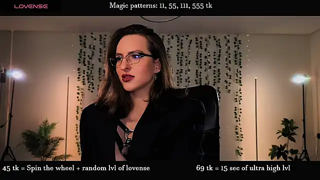 Snapshot of Alicia_x_art chatting on June 13, 6:39 pm Alicia x art online show from June 13, 6:39 pm