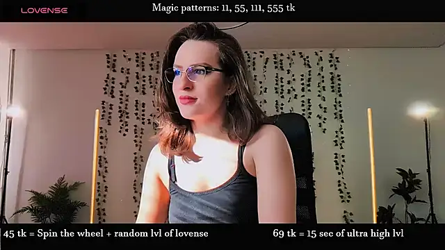Snapshot of Alicia_x_art chatting on June 14, 3:36 pm Alicia x art online show from June 14, 3:36 pm