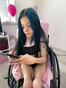 MiniSophiaa online show from March 17, 7:44 am