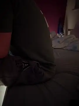 Bennyben8604 online show from December 20, 1:36 am