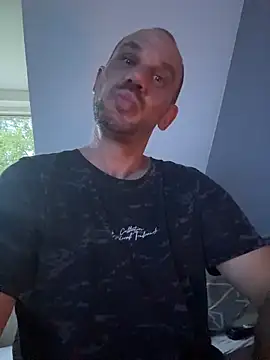 Bennyben8604 online show from June 17, 3:20 am