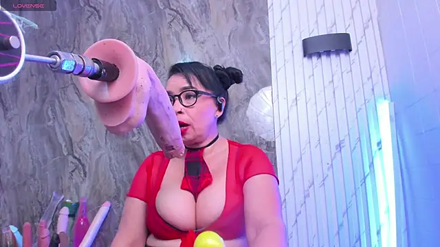 Snapshot of annie_wigg chatting on November 24, 3:39 am annie wigg online show from November 24, 3:39 am