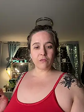 Snapshot of sylviahhh chatting on April 13, 4:18 am sylviahhh online show from April 13, 4:18 am