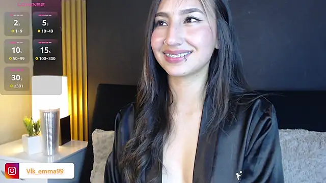 Snapshot of _Emma_Valka chatting on December 4, 12:41 am Emma Valka online show from December 4, 12:41 am