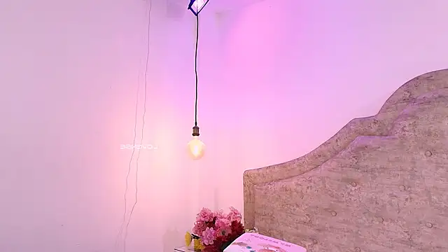 Snapshot of Purplee_Baby chatting on December 6, 2:35 am Purplee Baby online show from December 6, 2:35 am