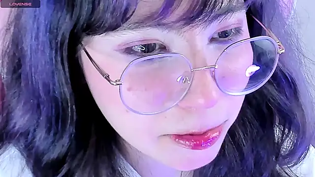 Snapshot of Purplee_Baby chatting on December 29, 11:29 pm Purplee Baby online show from December 29, 11:29 pm
