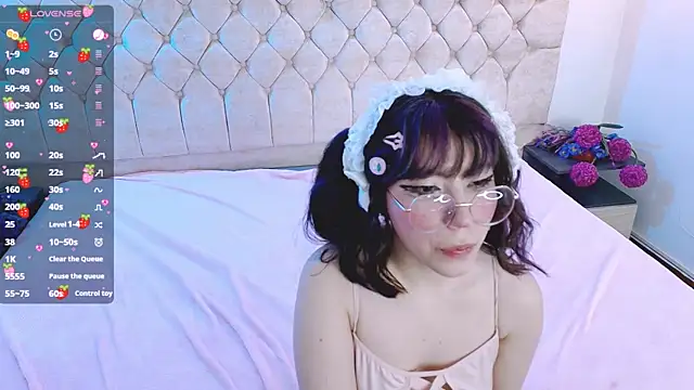 Snapshot of Purplee_Baby chatting on January 5, 12:42 am Purplee Baby online show from January 5, 12:42 am