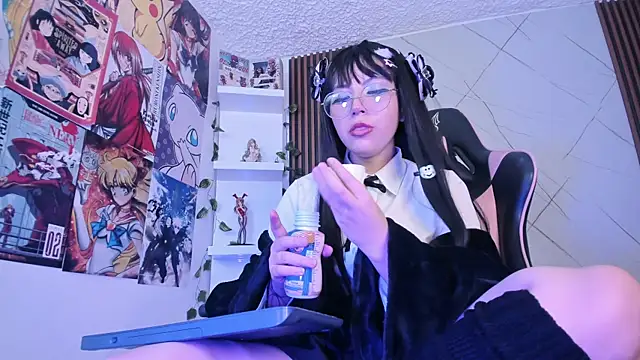 Snapshot of Purplee_Baby chatting on February 11, 11:12 pm Purplee Baby online show from February 11, 11:12 pm