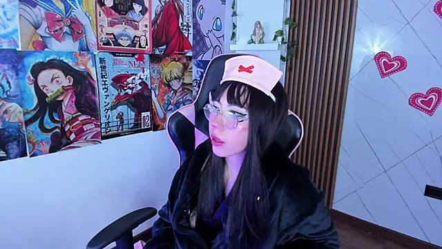 Snapshot of Purplee_Baby chatting on February 15, 2:47 am Purplee Baby online show from February 15, 2:47 am