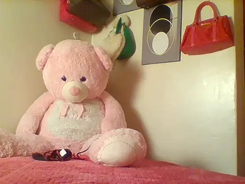 Queeen model online show from October 10, 5:12 pm