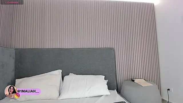 Dasha-b online show from December 1, 7:30 pm