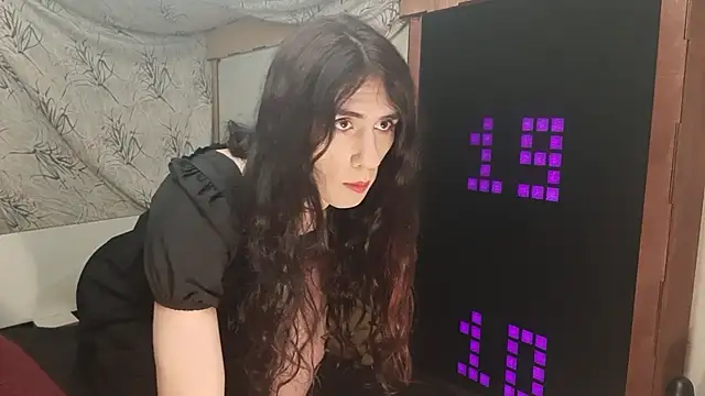 Snapshot of DiiVampy chatting on December 1, 10:37 pm DiiVampy online show from December 1, 10:37 pm