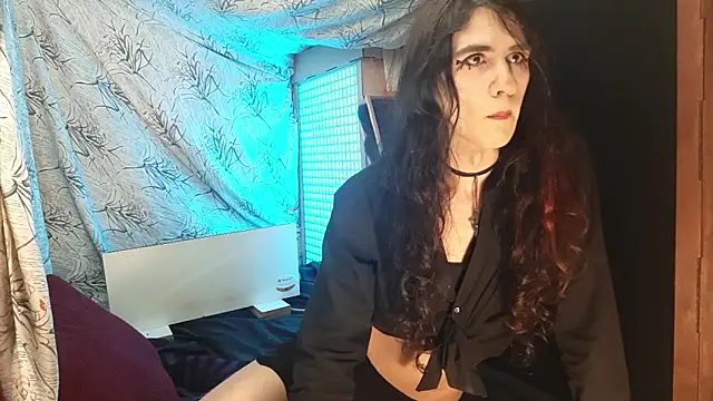 Snapshot of DiiVampy chatting on December 14, 9:30 pm DiiVampy online show from December 14, 9:30 pm