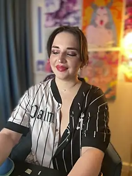 HoneySweetBee online show from March 1, 3:58 pm