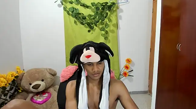Snapshot of corzoethan chatting on December 28, 4:30 am corzoethan online show from December 28, 4:30 am
