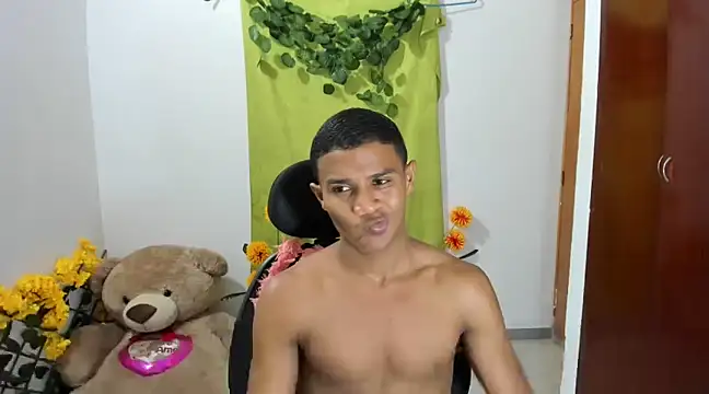 Snapshot of corzoethan chatting on February 28, 11:12 pm corzoethan online show from February 28, 11:12 pm