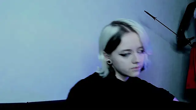 Holy Silvia online show from February 7, 10:29 am