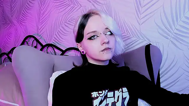 Holy Silvia online show from March 7, 12:23 pm