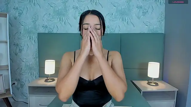 Snapshot of lexiethompson_ chatting on October 11, 12:04 pm lexiethompson online show from October 11, 12:04 pm