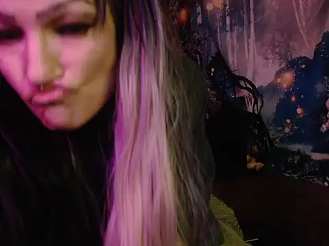 Snapshot of HighCityHoney chatting on September 18, 6:54 pm HighCityHoney online show from September 18, 6:54 pm